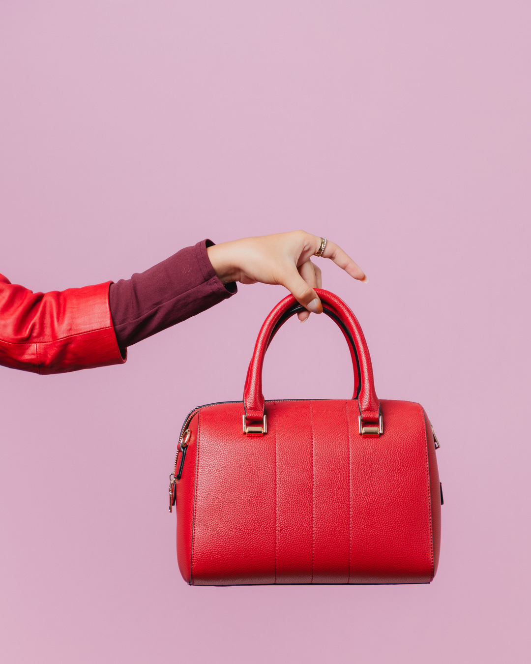 From Handbags to Totes: Bag Styles and Colours That Work Best for You